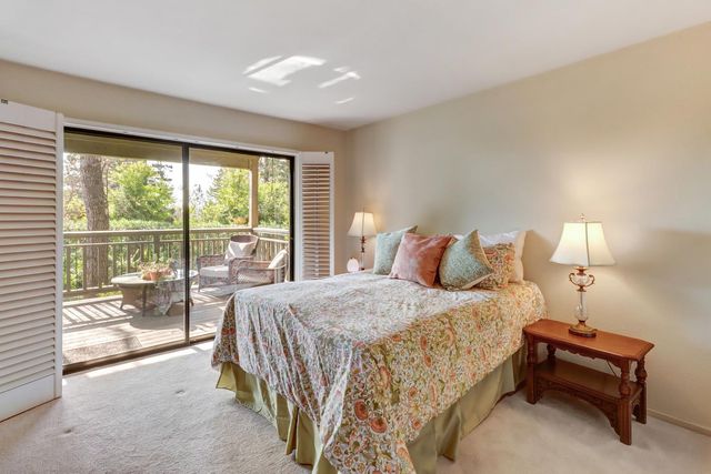 25 River Bluff Ln, Carmichael, CA 95608