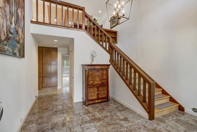 25 River Bluff Ln, Carmichael, CA 95608