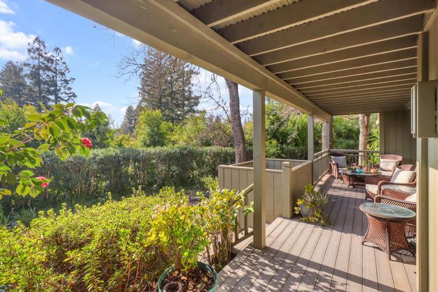 25 River Bluff Ln, Carmichael, CA 95608