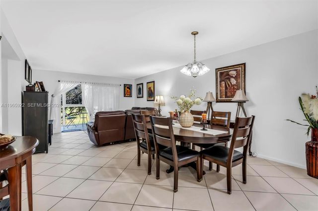 12800 SW 7th Ct 311G, Pembroke Pines, FL 33027