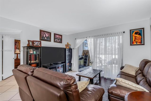 12800 SW 7th Ct 311G, Pembroke Pines, FL 33027