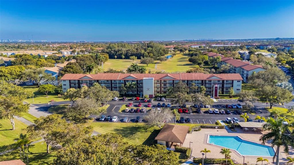 12800 SW 7th Ct 311G, Pembroke Pines, FL 33027