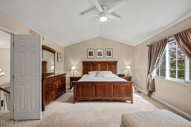 737 Woodfield Way, Rochester Hills, MI 48307