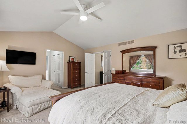 737 Woodfield Way, Rochester Hills, MI 48307