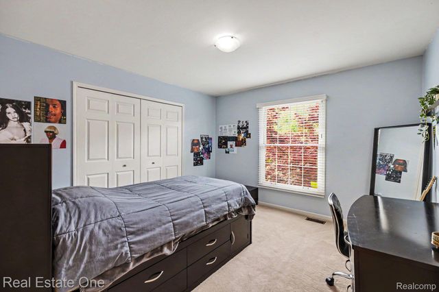 737 Woodfield Way, Rochester Hills, MI 48307