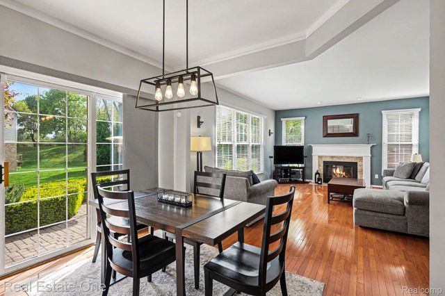 737 Woodfield Way, Rochester Hills, MI 48307