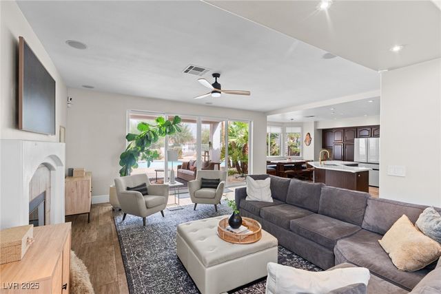 174 Wentworth Drive, Henderson, NV 89074