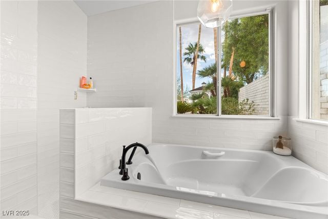 174 Wentworth Drive, Henderson, NV 89074