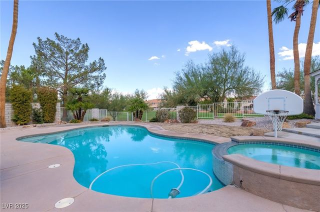 174 Wentworth Drive, Henderson, NV 89074