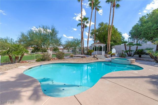 174 Wentworth Drive, Henderson, NV 89074