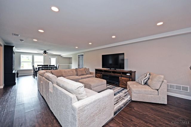 2735 Buckridge Drive, Miami Twp, OH 45233