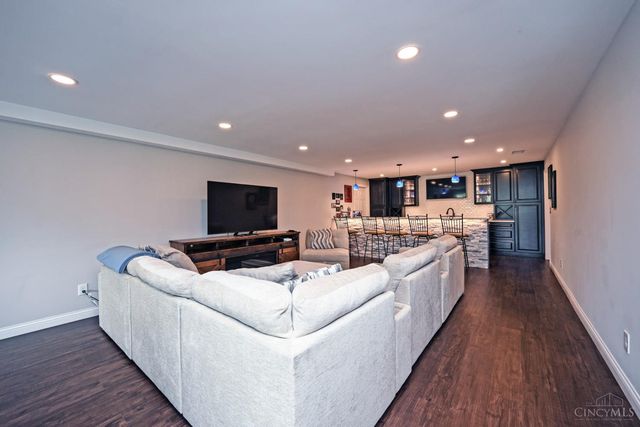 2735 Buckridge Drive, Miami Twp, OH 45233