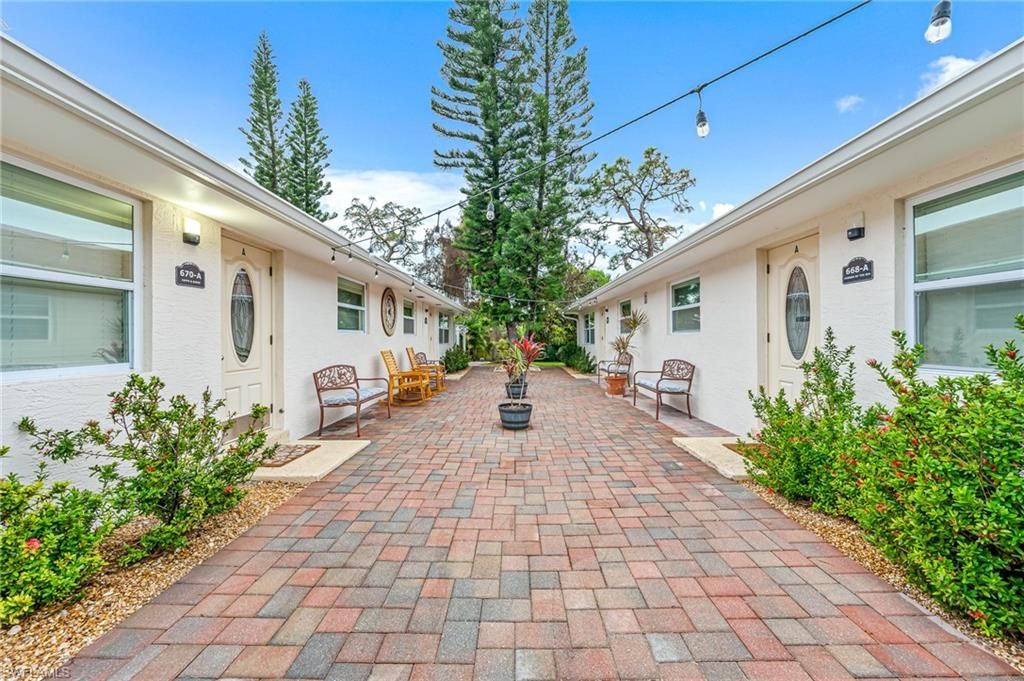 668 97th AVE N, NAPLES, FL 34108 — photo 2