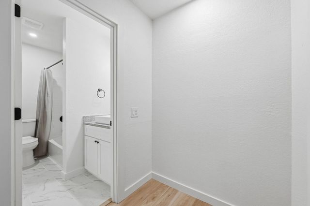 4908 West Gate BLVD 102, Austin, TX 78745