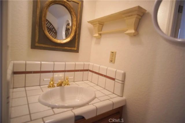 319 Dorn Drive, Crestline, CA 92325