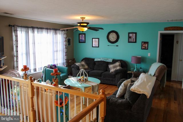 68 SCENIC DR, Capon Bridge, WV 26711