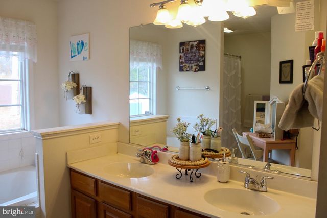 68 SCENIC DR, Capon Bridge, WV 26711