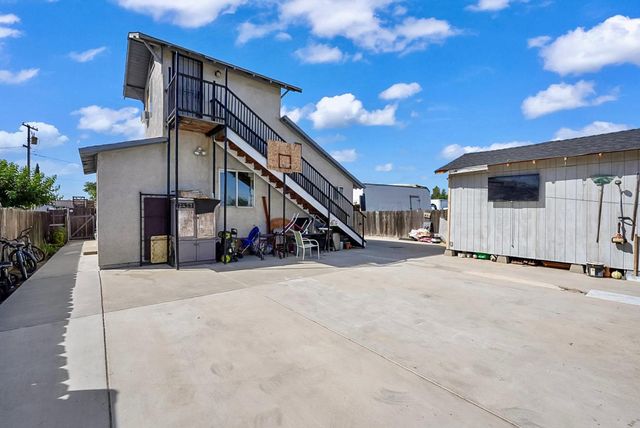2111 Hackett Rd, Ceres, CA 95307