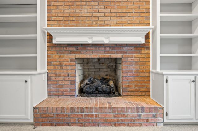 6025 Secretariat Circle, Versailles, KY 40383