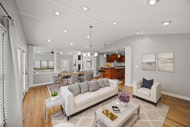 6025 Secretariat Circle, Versailles, KY 40383