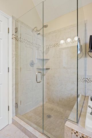 6025 Secretariat Circle, Versailles, KY 40383