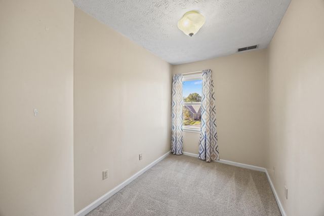 6025 Secretariat Circle, Versailles, KY 40383