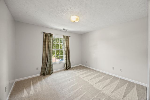 6025 Secretariat Circle, Versailles, KY 40383