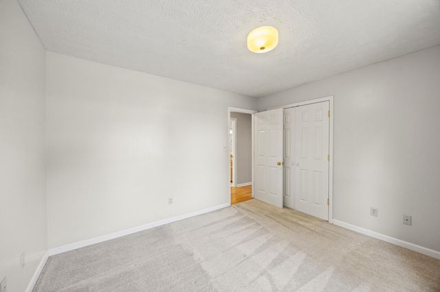 6025 Secretariat Circle, Versailles, KY 40383