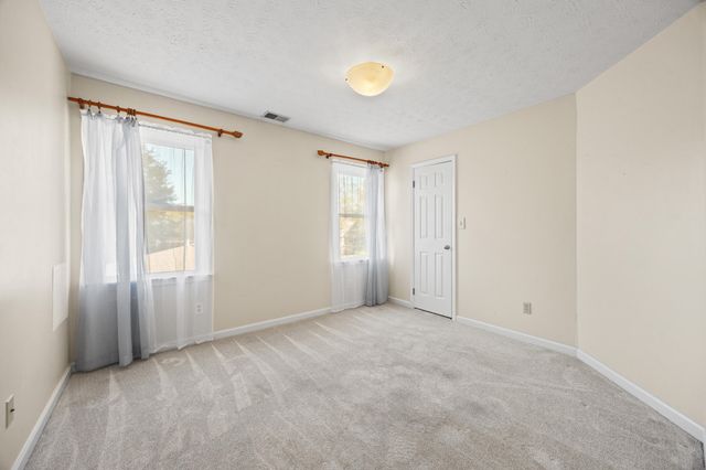 6025 Secretariat Circle, Versailles, KY 40383