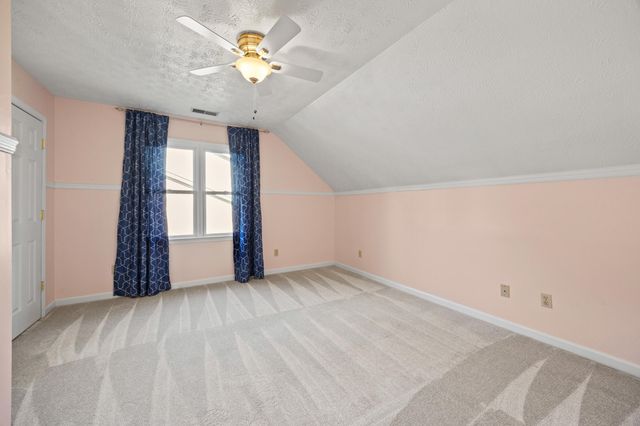 6025 Secretariat Circle, Versailles, KY 40383