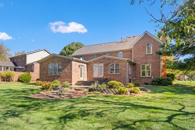 6025 Secretariat Circle, Versailles, KY 40383