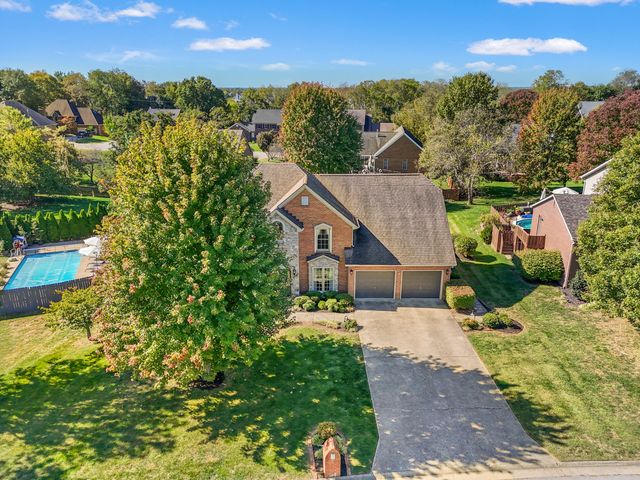 6025 Secretariat Circle, Versailles, KY 40383