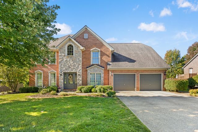 6025 Secretariat Circle, Versailles, KY 40383