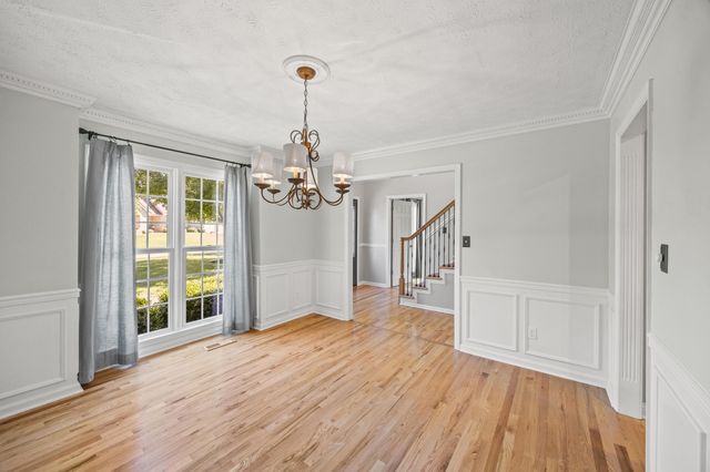 6025 Secretariat Circle, Versailles, KY 40383