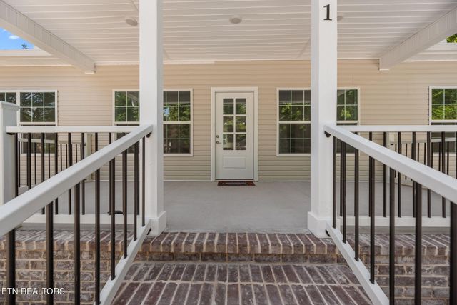 711 Byrd St, Clinton, TN 37716