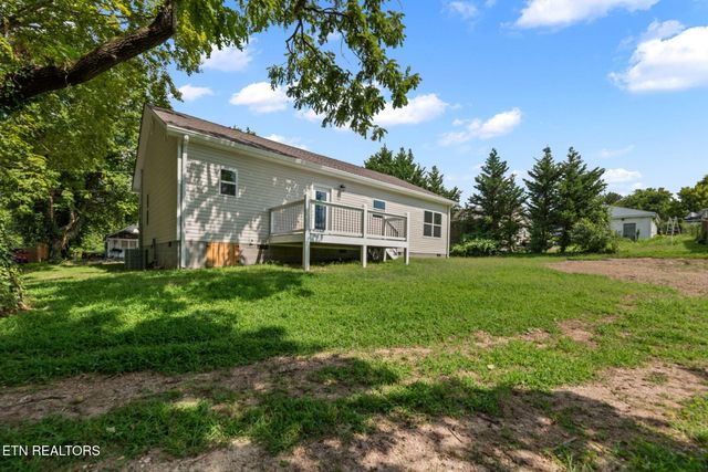 711 Byrd St, Clinton, TN 37716