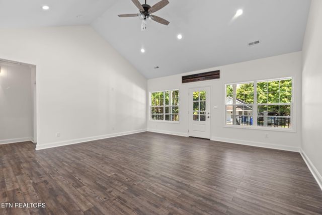 711 Byrd St, Clinton, TN 37716