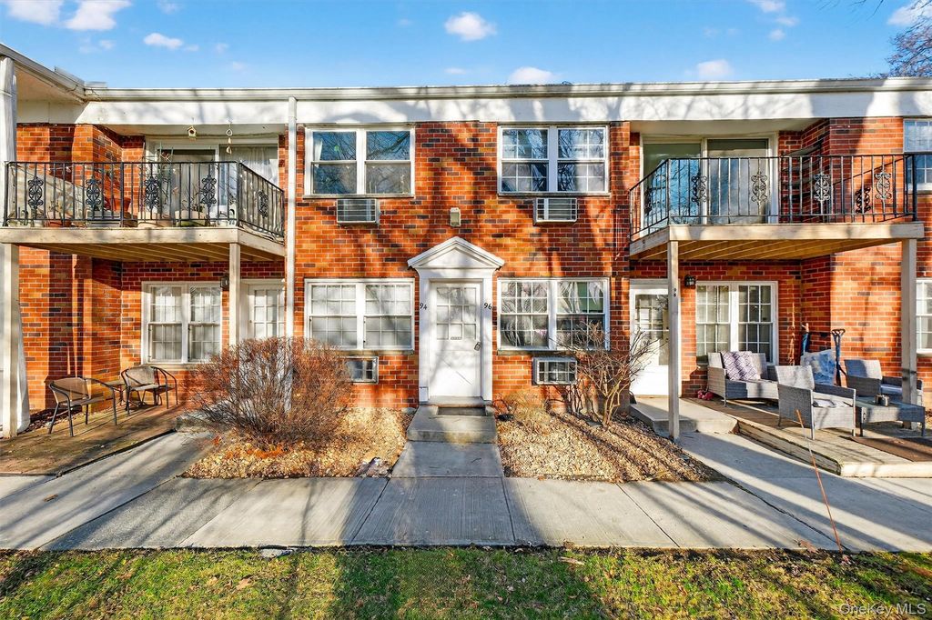 4 Colonial Road 96, Beacon, NY 12508