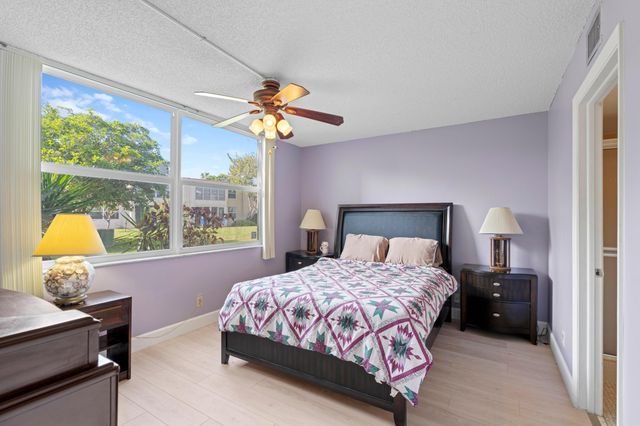 10 Willowbrook Lane 104, Delray Beach, FL 33446