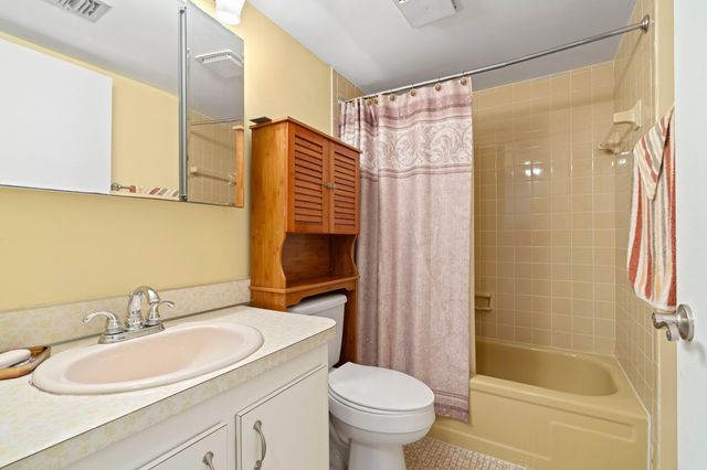 10 Willowbrook Lane 104, Delray Beach, FL 33446