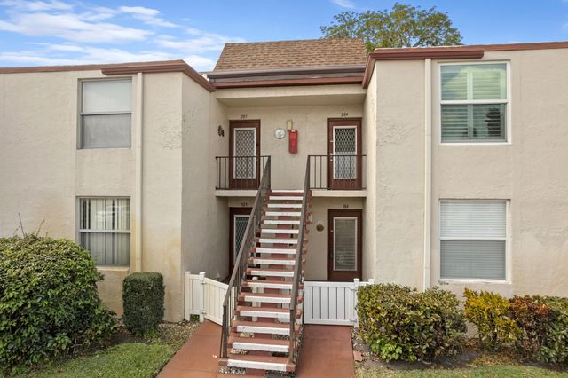 10 Willowbrook Lane 104, Delray Beach, FL 33446