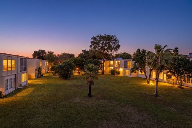 10 Willowbrook Lane 104, Delray Beach, FL 33446