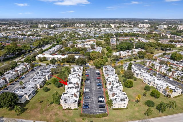 10 Willowbrook Lane 104, Delray Beach, FL 33446