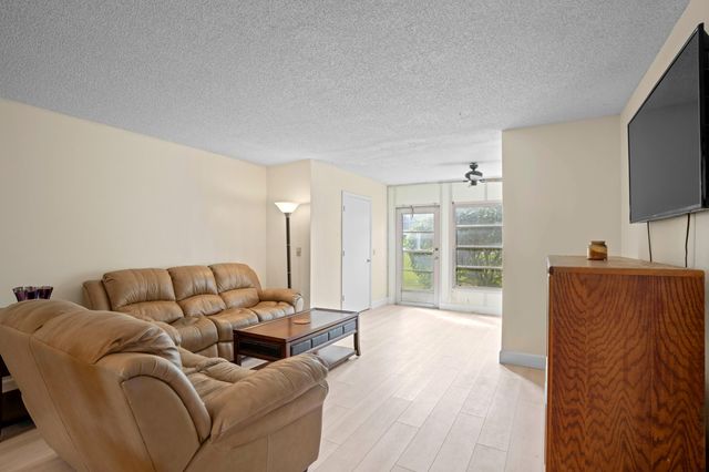 10 Willowbrook Lane 104, Delray Beach, FL 33446