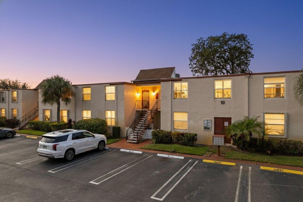 10 Willowbrook Lane 104, Delray Beach, FL 33446