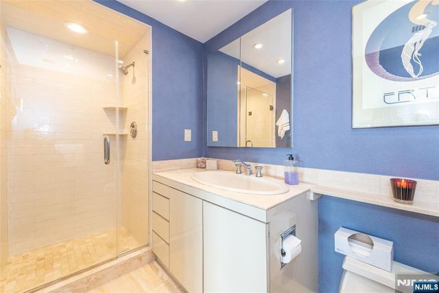6 Horizon Road 2702, Fort Lee, NJ 07024