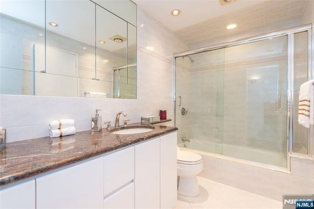 6 Horizon Road 2702, Fort Lee, NJ 07024