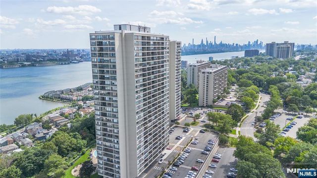 6 Horizon Road 2702, Fort Lee, NJ 07024
