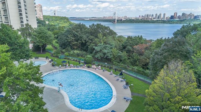 6 Horizon Road 2702, Fort Lee, NJ 07024