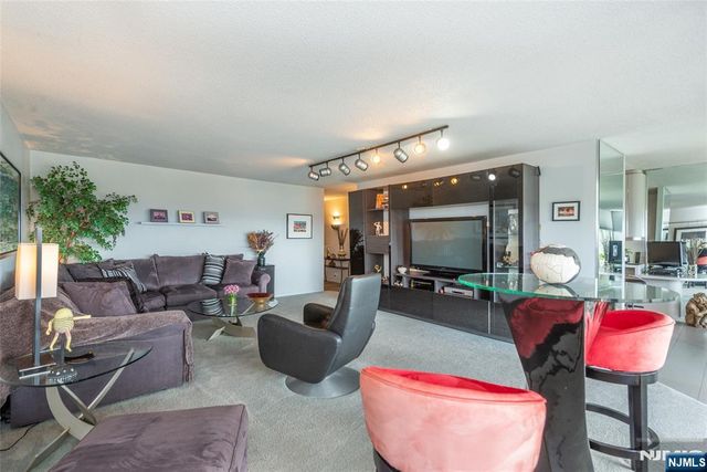 6 Horizon Road 2702, Fort Lee, NJ 07024